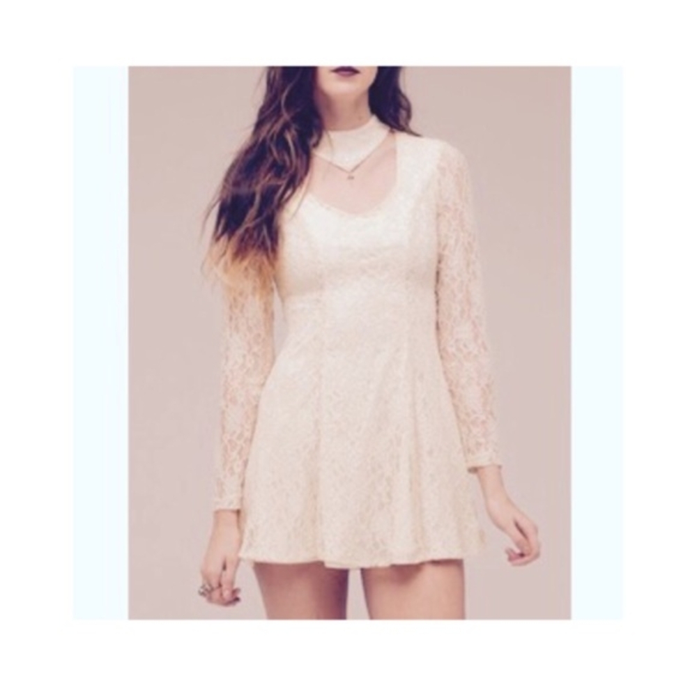 ISO UNIF LACE CHOKER DRESS IN XS!!!